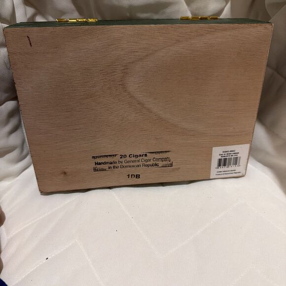 Macanese Dominican Wooden Cigar Box 8.5x6x2.25” - Picture 6 of 7